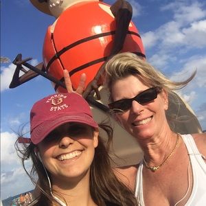 Meet your Posher, Floyd